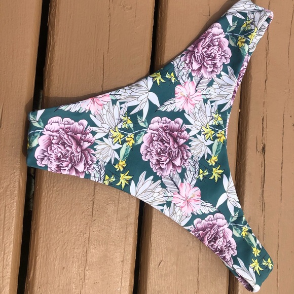 $10 Brand new La Vie En Rose Bikinis - Picture 3 of 16